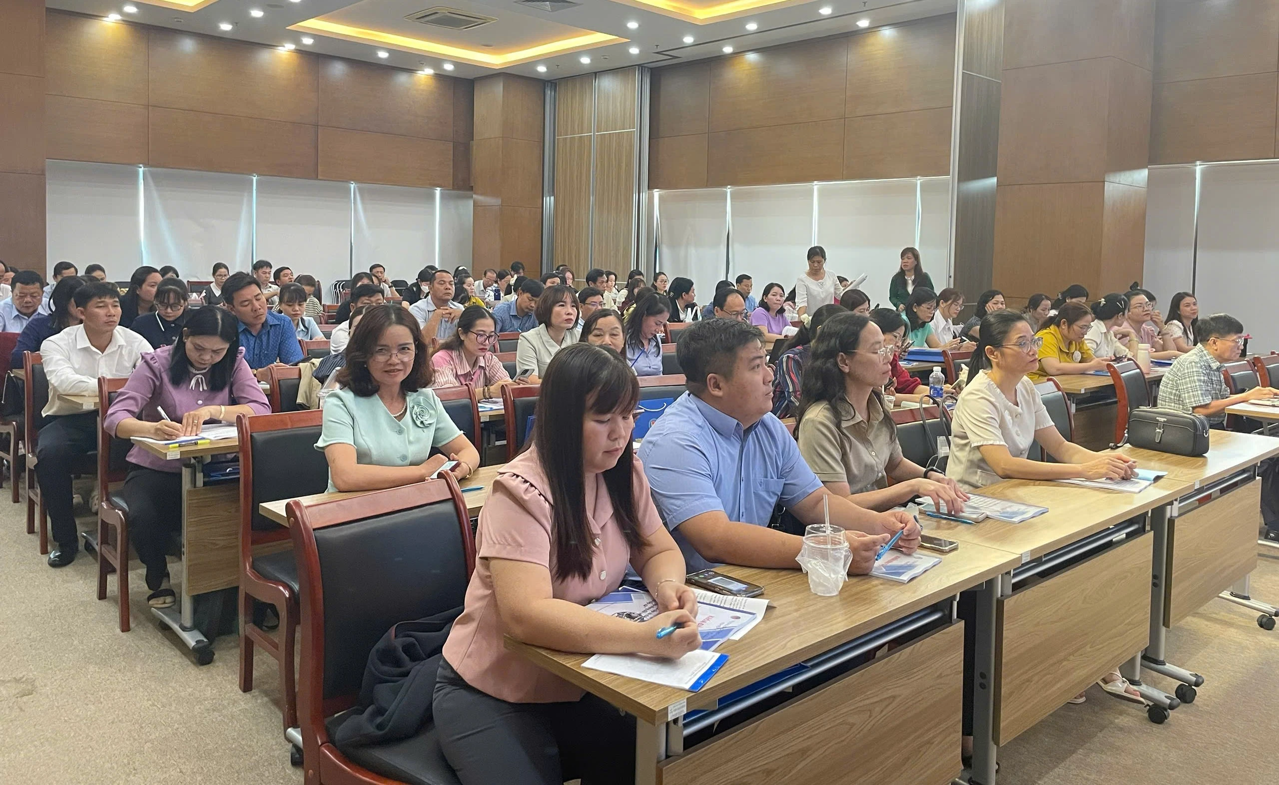 Khai giảng khoá học “Cập nhật Luật Ngân sách nhà nước năm 2025, vai trò của Kiểm toán nhà nước trong mô hình chính quyền địa phương 2 cấp và chế độ kế toán áp dụng đối với UBND cấp xã”